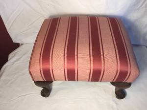 lot 325 image: Padded Foot Stool