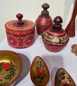 lot 181 image: Unique and Fun Grouping