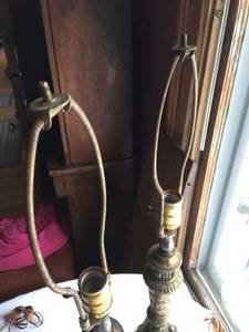 lot 318 image: 2 Vintage Brass Table Lamps