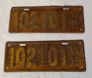 lot 282 image: Five Vintage License Plates