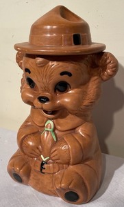 lot 278 image: Twin Winton Bear Cookie Jar