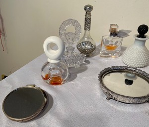lot 303 image: Mirrored Vanity Tray, Perfume Bottles and More