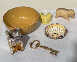 lot 310 image: Fun Variety Lot