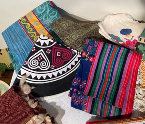 lot 298 image: Vintage Linens and Textiles