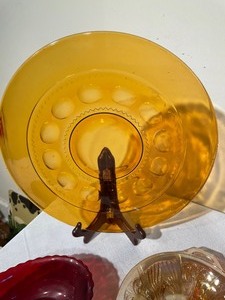 lot 299 image: Fun Colored Vintage Glass