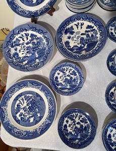 lot 304 image: Willow Ware Dishes