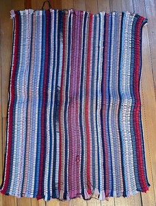 lot 200 image: 3 Decorative Rugs