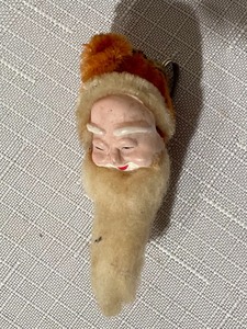 lot 217 image: 1940s Santa Pin and Ornament
