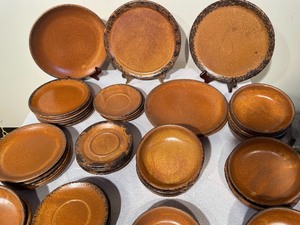 lot 203 image: Pottery Dishware (Includes McCoy)