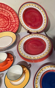 lot 210 image: Pagnossin and Pier 1 Dishes