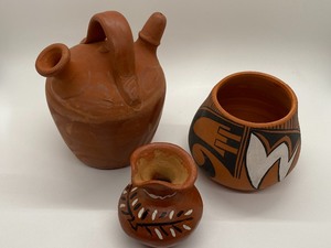 lot 127 image: Native Design Pottery Items