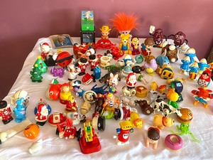 lot 235 image: Wind Up Toy Lot