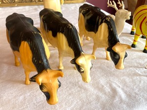 lot 222 image: Vintage Plastic Toys