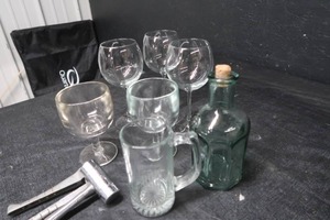 lot 20 image: DRINKING GLASSES