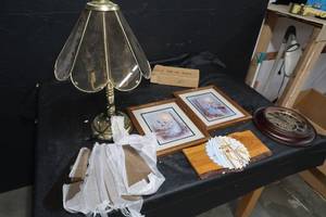lot 28 image: LAMPPICTURES