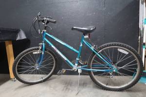 lot 32 image: MURRY MOUNTAIN BIKE