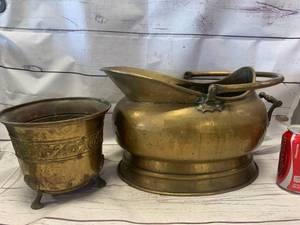 �Antique Brass Pots�