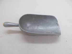 lot 71 image: scoop