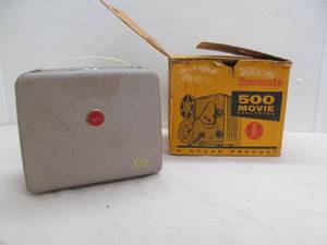 lot 103 image: vintage Brownie movie projector