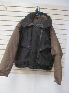 lot 115 image: Outdoor adventure coat