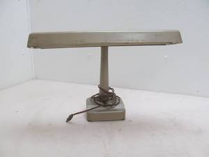 lot 146 image: vintage desk lamp