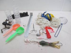 lot 161 image: fish supplies