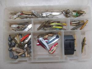 lot 170 image: tackle organizer, tackle