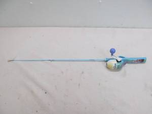lot 173 image: Frozen kids fishing combo