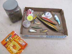 lot 195 image: fishing supplies