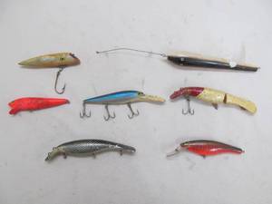 lot 198 image: fishing supplies