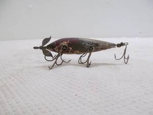 lot 214 image: vintage fishing lure