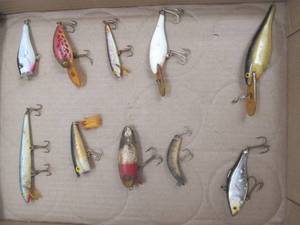 lot 243 image: fishing lures