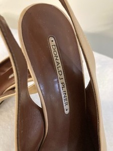 Donald Pliner Cream Pump with Back Strap