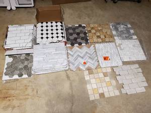 lot 55 image: 40 Mosaic Tiles With Broken Parts - Take What You Want