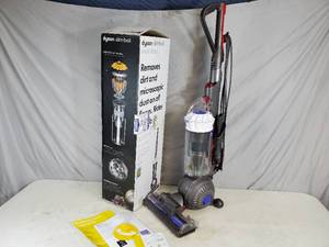 lot 5 image: Dyson Slim Ball Vacuum