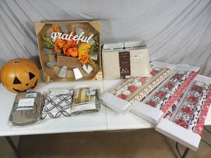 lot 127 image: Christmas Wrapping Paper, Curtain Panels, Holiday Decor