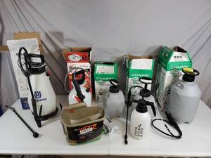 lot 138 image: Assorted Garden Sprayers, Battery Operated Spreader