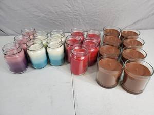 lot 140 image: 20 New Soy-Blend Candles