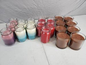 lot 161 image: 20 New Soy-Blend Candles