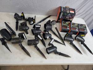 lot 152 image: Assorted Solar Power Lanscape Lights