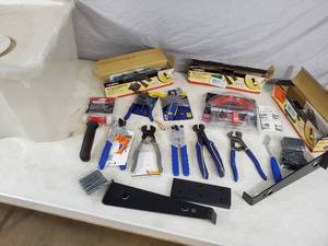 lot 186 image: New and Used Flooring and Tile Tools