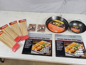 lot 189 image: New BBQ Cooking Accessories