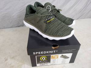 lot 224 image: New Womens Champion Speedknit Shoes