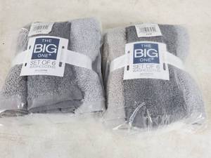 lot 228 image: 12 New Washclothes