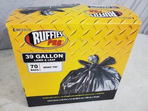 lot 245 image: New Box of 39 Gallon Lawn and Leaf Bags