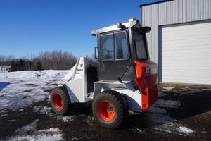 Bobcat 2410 Articulating Wheel Loader