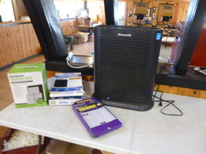 lot 37 image: Honeywell Air Purifier