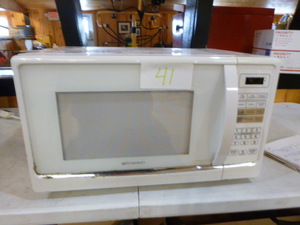 lot 41 image: Emerson Microwave
