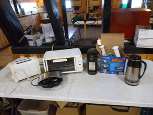 lot 46 image: Small Household Appliances