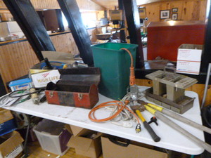lot 54 image: Garage Items